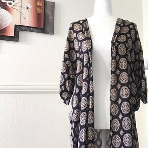 Patterned flowy cardigan